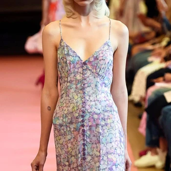 Seksi V Yaka Spagetti Kayışı Elbiseler Kadınlar için 2021 Yaz Zarif Ruffles Çiçek Baskılı Pileli Maxi Elbise Tatil Bohemian
