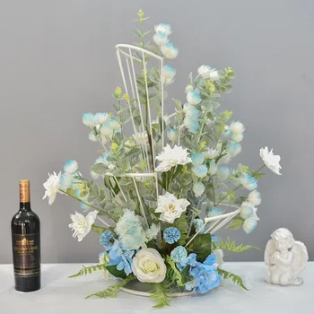 Yapay Düğün Sahne Spiral Demir Yelpaze Şeklinde Dört Yapraklı Çiçek Otel Etkinliği Sahne T Sahne Yol Kılavuzu Dekoratif çiçek rafı