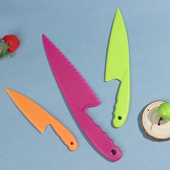 3 adet / takım PP Kek Mutfak Bıçağı Seti Çocuklar Pişirme Servis Bıçakları Plastik Kek Marul Salatası Meyve Ekmek Bıçağı Mutfak Bıçakları