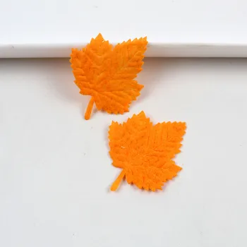 50 ADET dokunmamış Akçaağaç yaprağı yaprak dokunmamış Akçaağaç yaprağı güz yama DIY aksesuarları dekoratif malzemeler