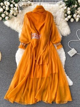 LY VAREY LİN Yeni Yaz Tatil Tarzı Elbise Kadın Rahat V Yaka Nakış Kuşak Elbise Bayan Moda A-line uzun elbise + Eşarp