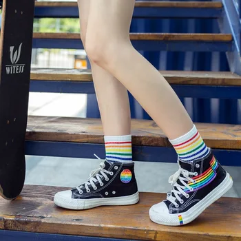 Moda Çorap Pamuk Gökkuşağı Çizgili Hediye Klasik Sıcak Rahat Gelgit Harajuku Komik Sevimli Pop Kore Çorap Kadınlar İçin