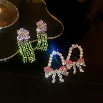 Parlak Tam Rhinestone Çiçek Püskül Dangle Küpe Kadınlar için Lüks Uzun Püskül İnci Kelebek Küpe Tatlı Kız Takı