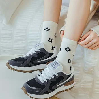 Sevimli Karikatür Tavşan Kawaii Çorap Rahat Moda Düz Renk Harajuku Ekip Çorap Kadın Tatlı Kız Kalp Baskı Japon Sevimli Çorap
