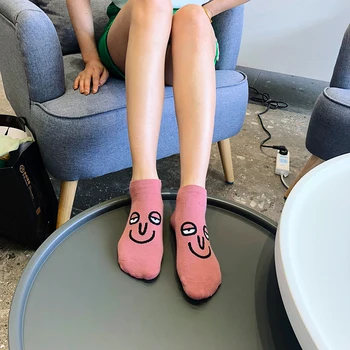 Yüksek Kaliteli Kadın Çorap İfade Rahat Şeker Renkler Pamuk Karikatür Çorap Kadın Harajuku komik çoraplar Rahat Ayak Bileği Çorap
