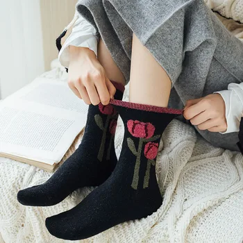 Yün Çorap Kadın Japon Moda Kış Kalınlaşmak Sıcak Uzun Çorap Kore Moda Baskı Harajuku Çiçek Vintage Kadın Çorap Sox